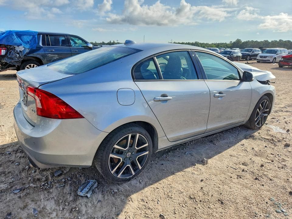 2017 VOLVO S60 3