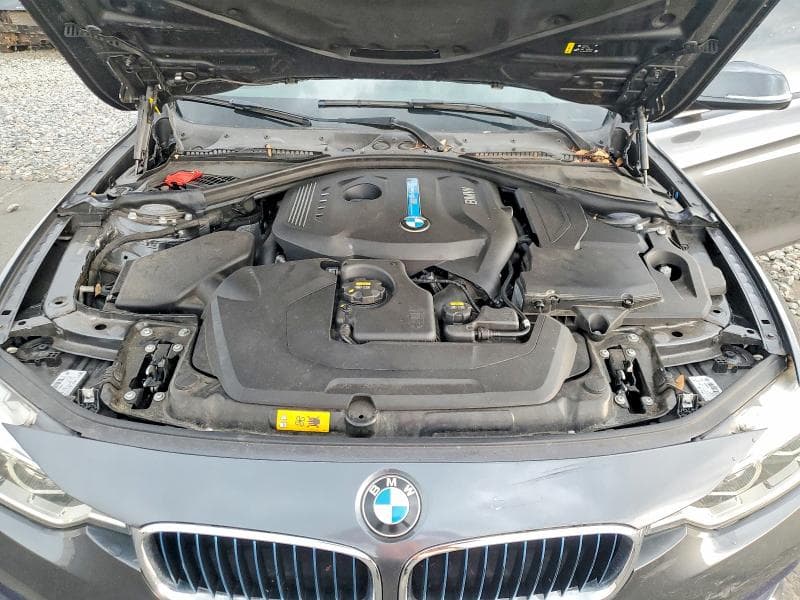 2018 BMW 330E 11