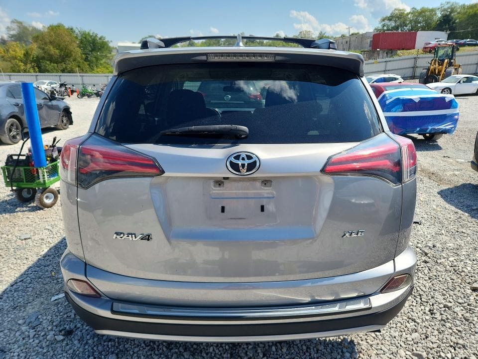 2018 TOYOTA RAV4 XLE 6
