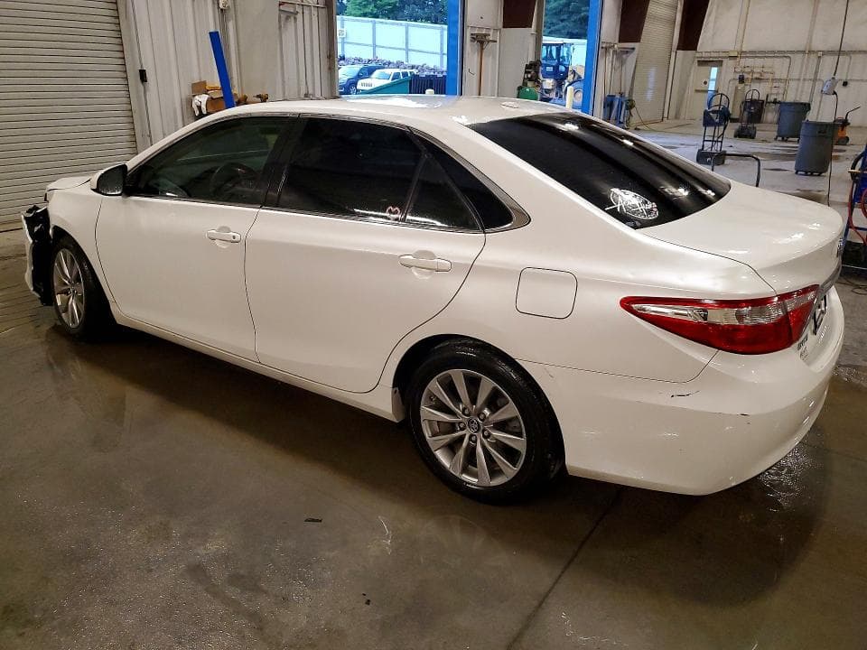 2017 TOYOTA CAMRY XLE 2