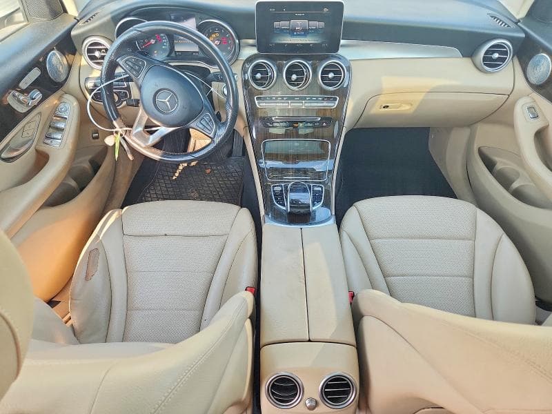 2017 MERCEDES-BENZ GLC 300 4MATIC 8