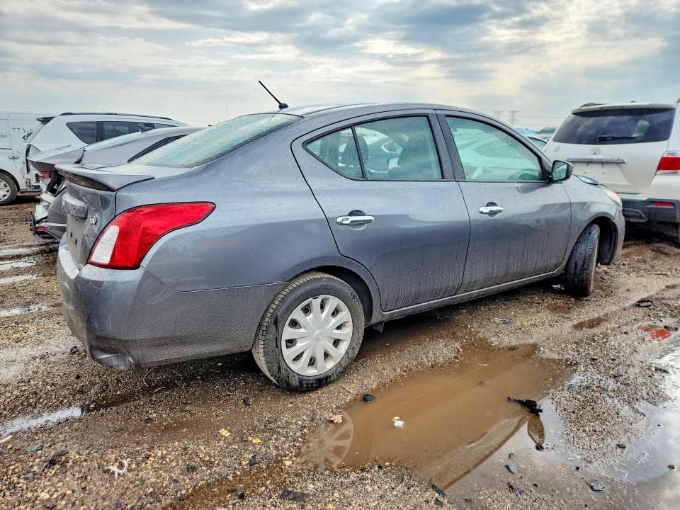 2018 NISSAN VERSA SV 3