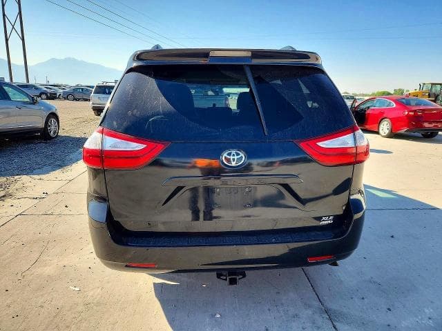 2017 TOYOTA SIENNA XLE 7-PASSENGER 6