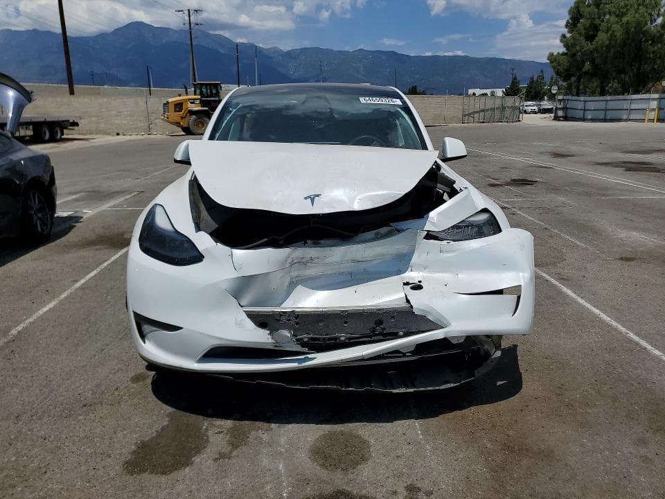 2024 TESLA MODEL Y 5