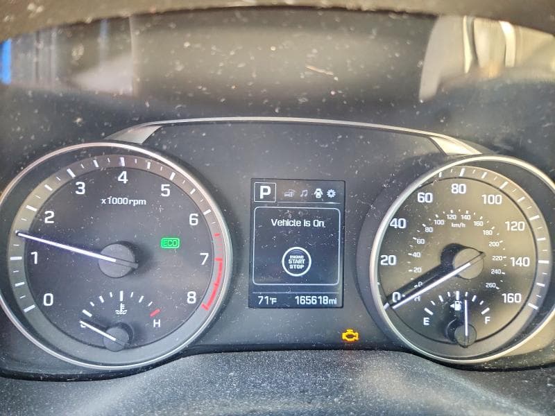 2017 HYUNDAI ELANTRA SE 9