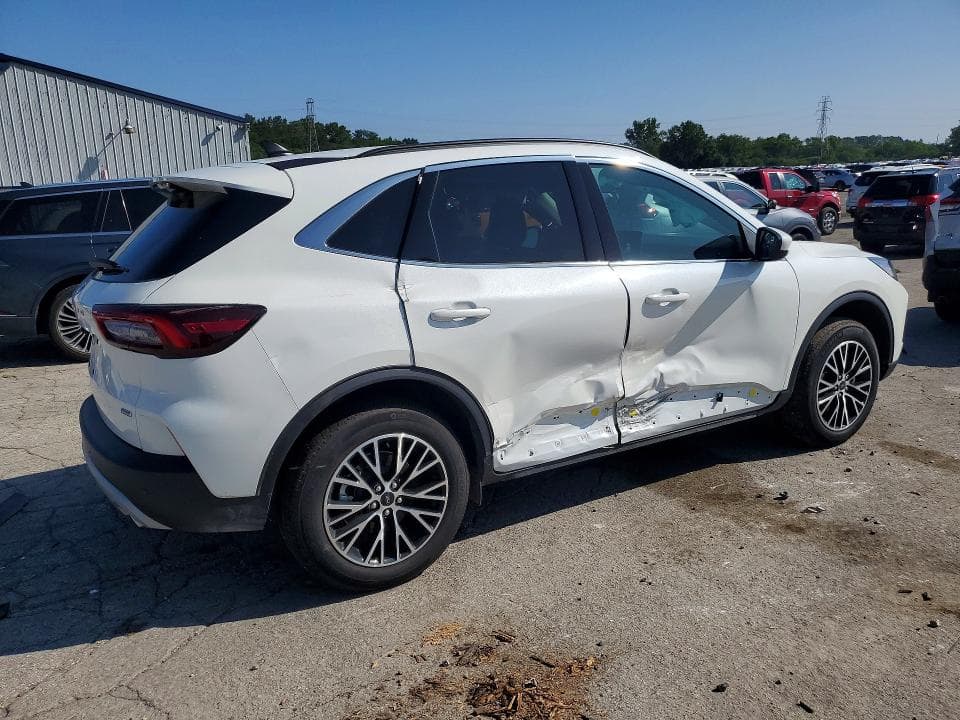 2026 FORD ESCAPE 3