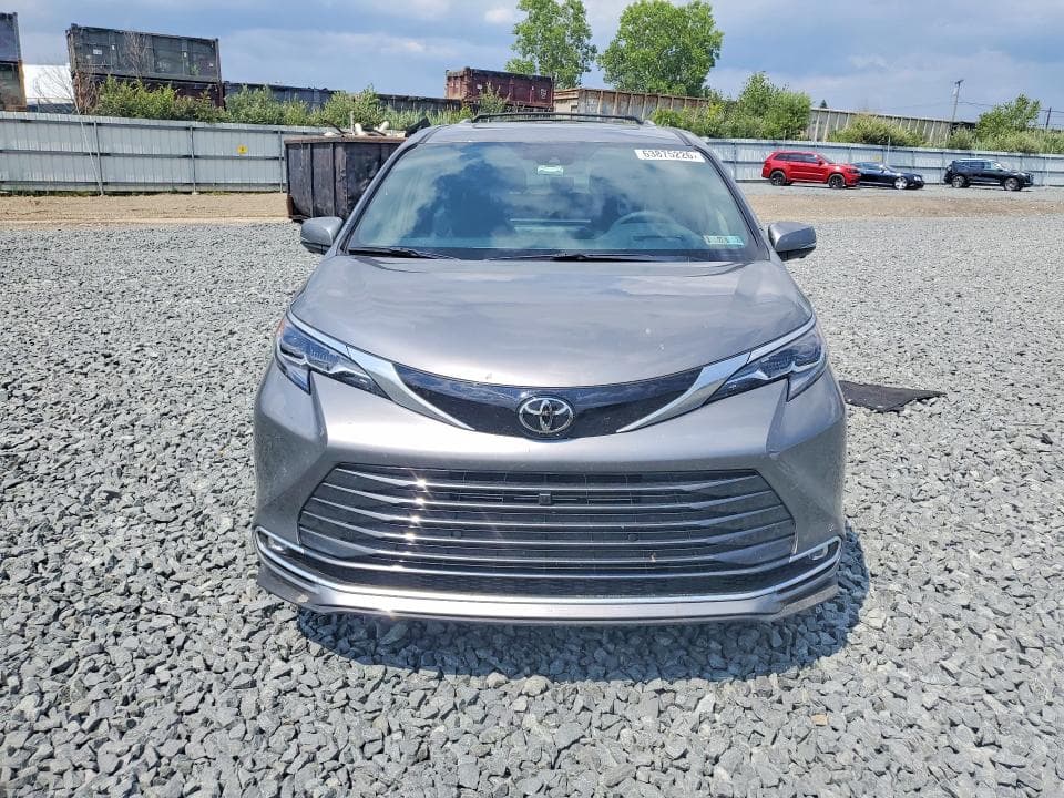 2021 TOYOTA SIENNA PLATINUM 7-PASSENGER 5
