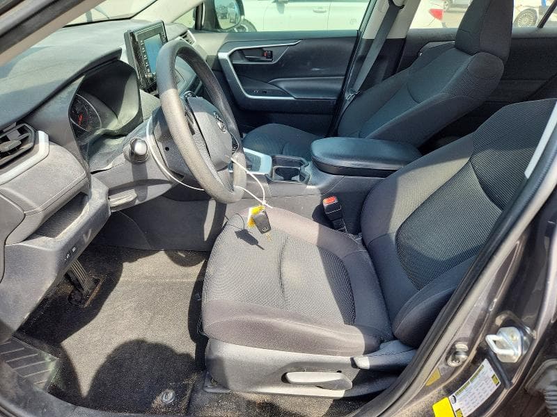 2020 TOYOTA RAV4 LE 7