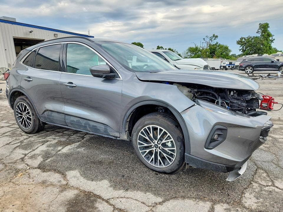 2026 FORD ESCAPE 4