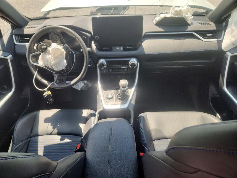 2024 TOYOTA RAV4 XSE 8