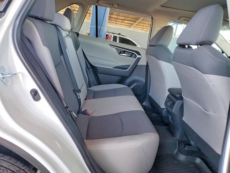 2025 TOYOTA RAV4 XLE 10
