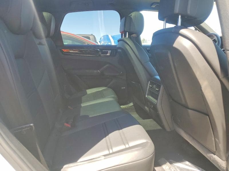 2020 PORSCHE CAYENNE 11