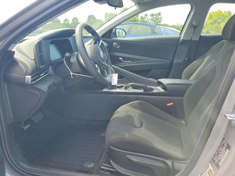 2025 HYUNDAI ELANTRA SE 7