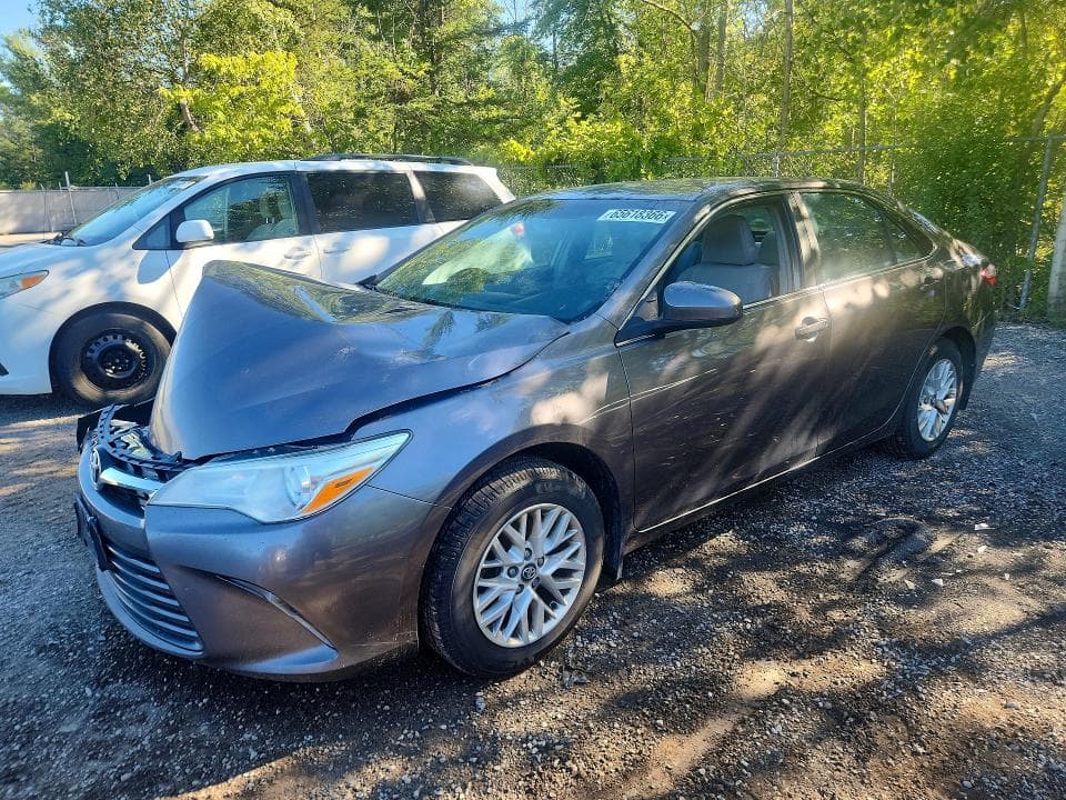 2017 TOYOTA CAMRY LE - 1
