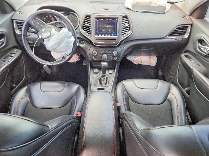 2019 JEEP CHEROKEE TRAILHAWK 8