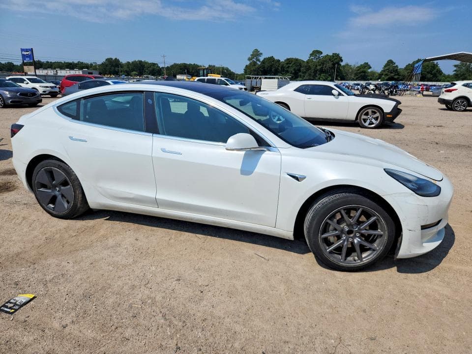 2018 TESLA MODEL 3 4
