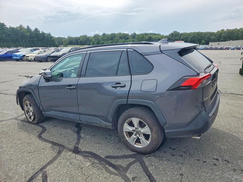 2021 TOYOTA RAV4 XLE 2