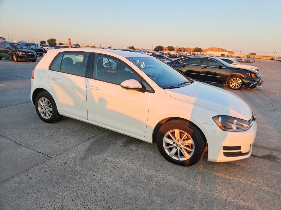 2017 VOLKSWAGEN GOLF S 4