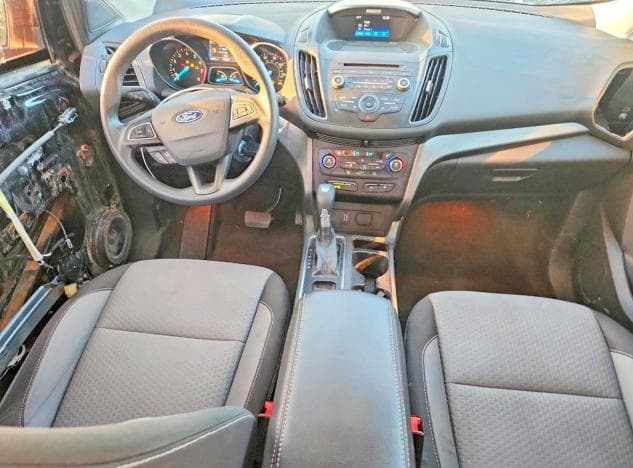 2017 FORD ESCAPE SE 8