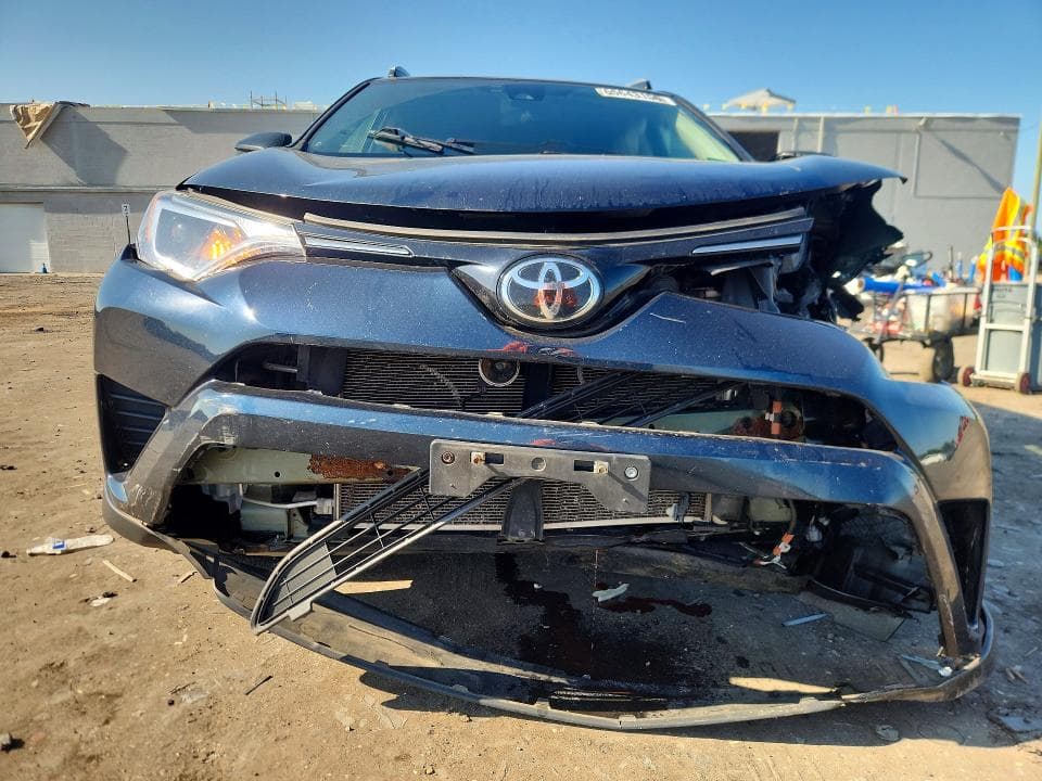2018 TOYOTA RAV4 LE 5