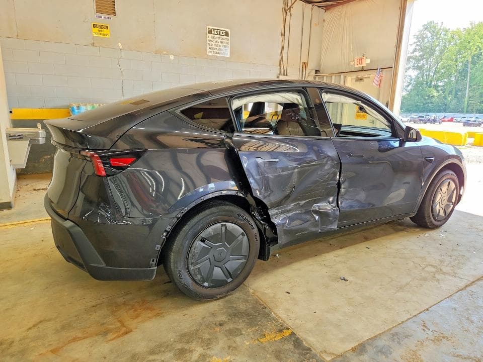 2026 TESLA MODEL Y 3