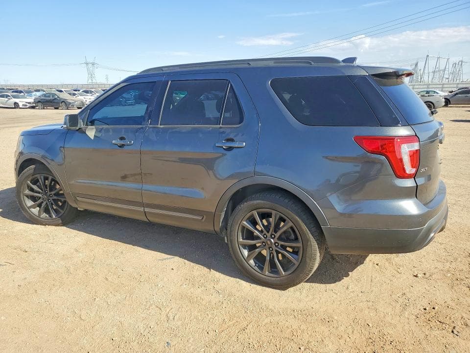 2017 FORD EXPLORER XLT 2