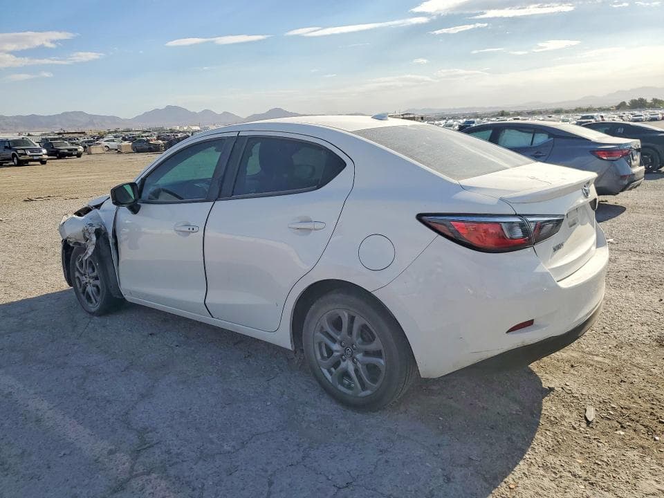 2019 TOYOTA YARIS LE 2