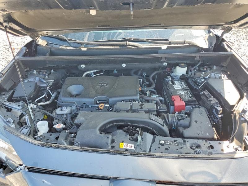 2021 TOYOTA RAV4 XLE 11
