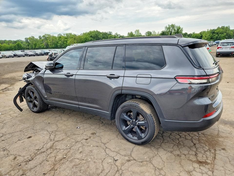 2022 JEEP GRAND CHEROKEE L LAREDO 2