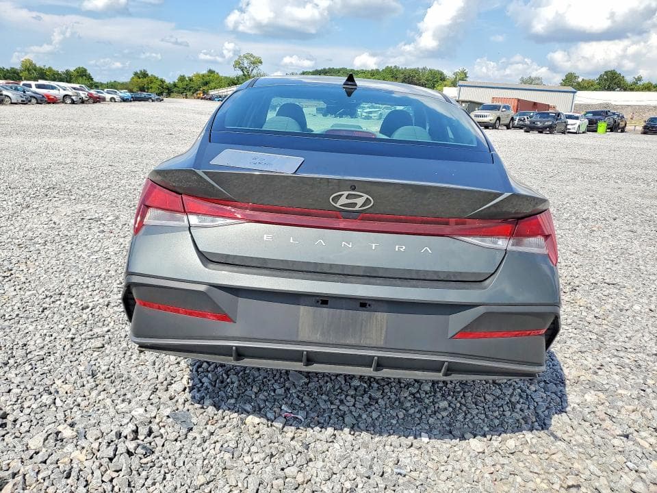 2026 HYUNDAI ELANTRA SE 6