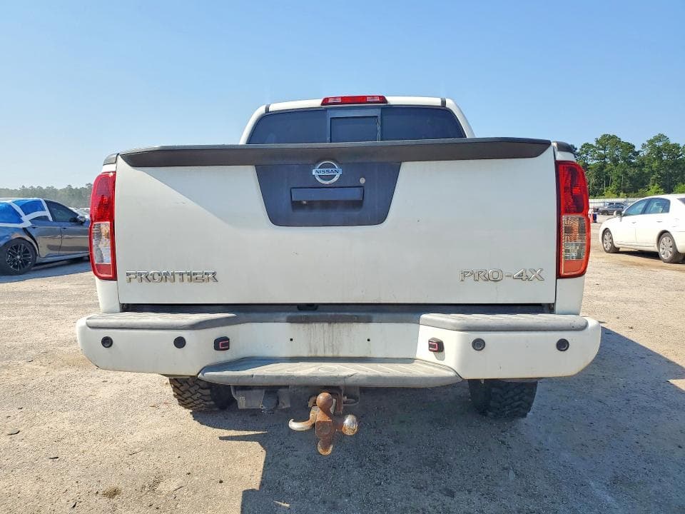 2017 NISSAN FRONTIER PRO-4X 6