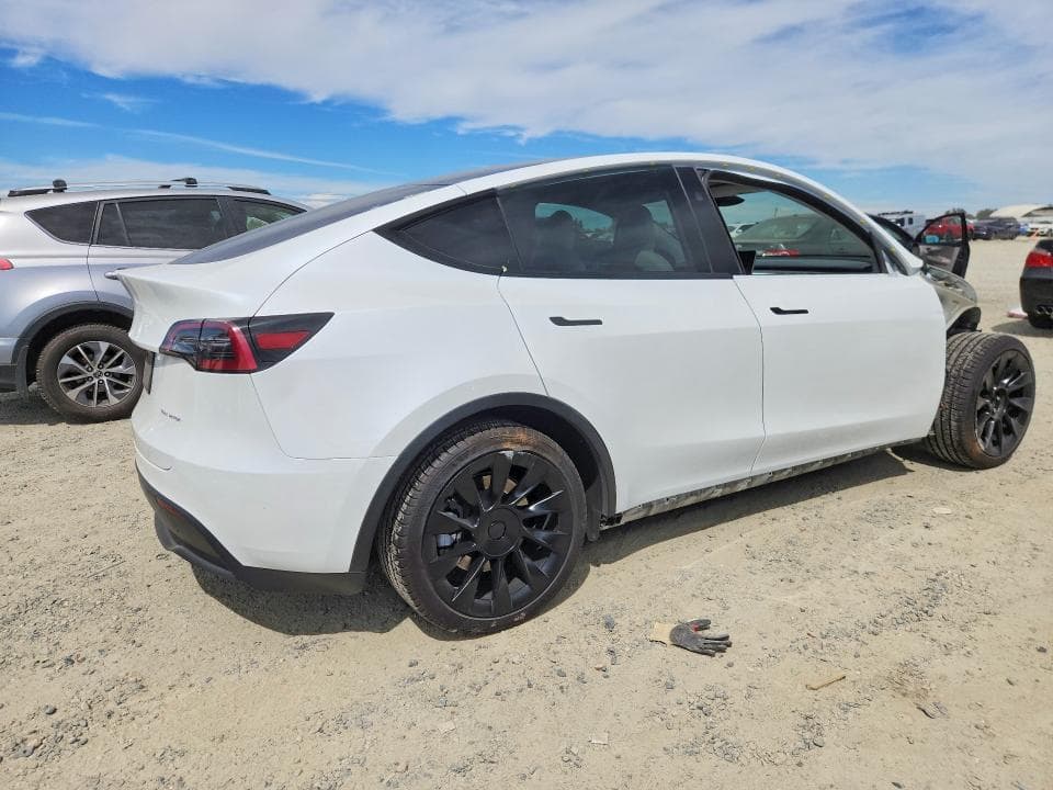 2023 TESLA MODEL Y 3