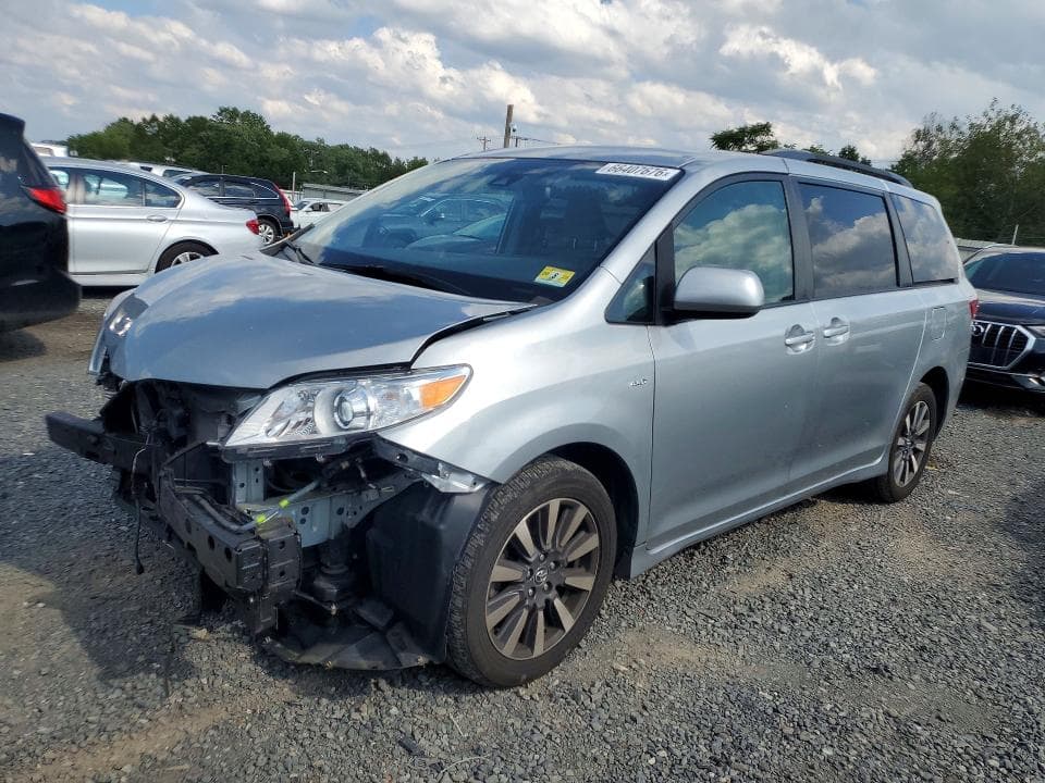 2019 TOYOTA SIENNA LE