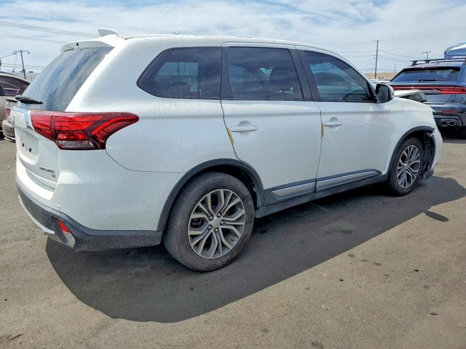 2017 MITSUBISHI OUTLANDER SE 3