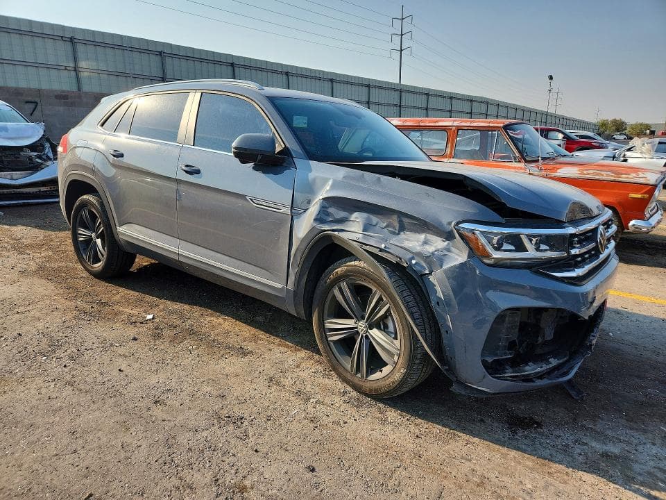 2021 VOLKSWAGEN ATLAS CROSS SPORT SE 4