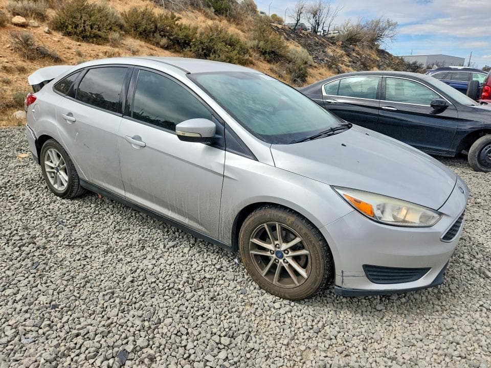 2017 FORD FOCUS SE 4