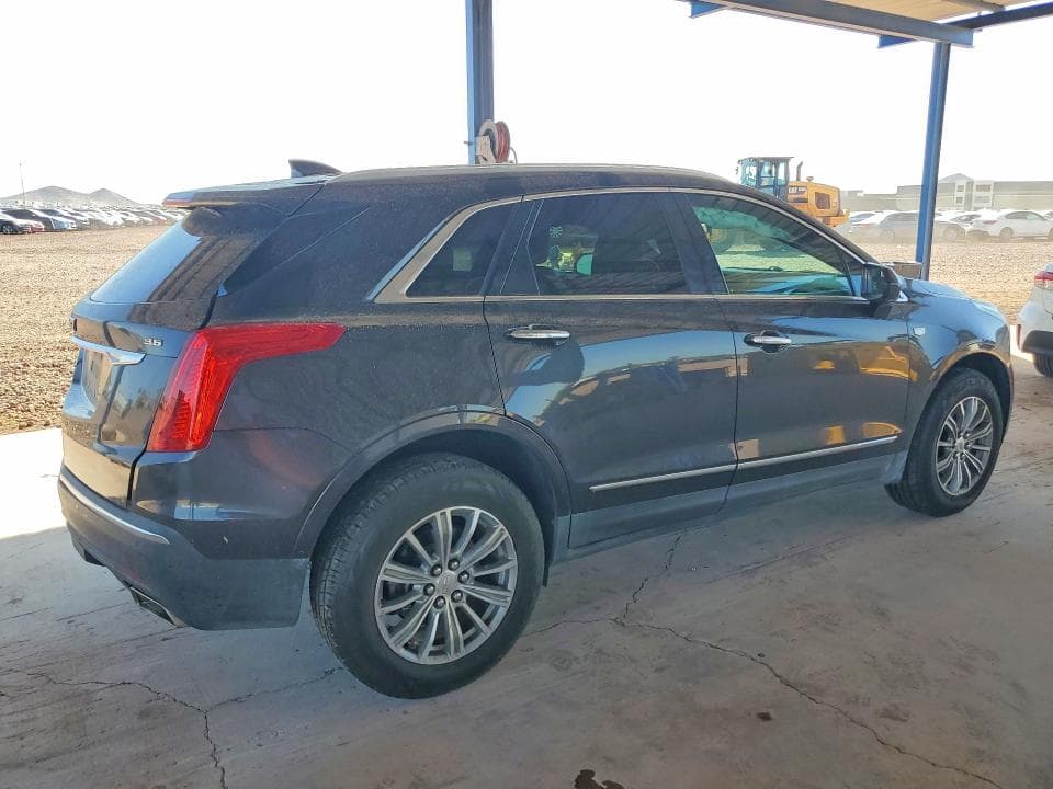 2017 CADILLAC XT5 LUXURY 3