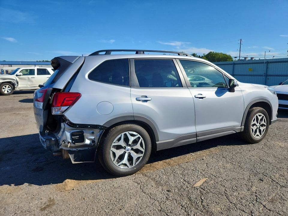 2022 SUBARU FORESTER PREMIUM 3