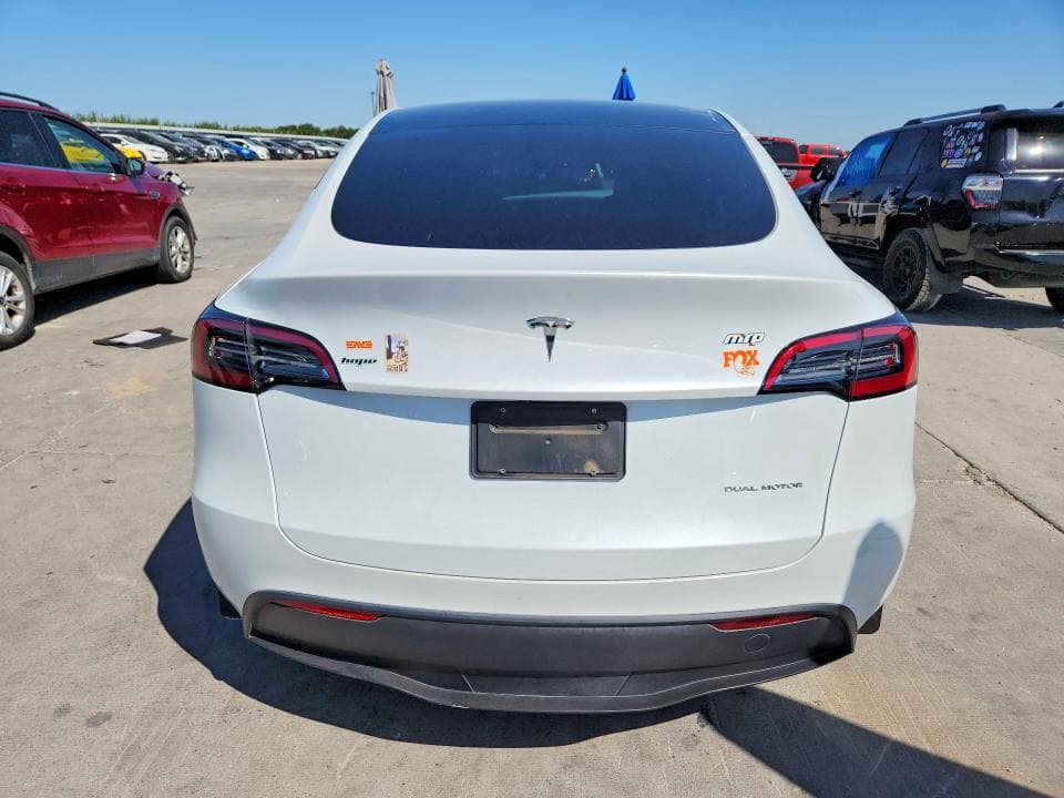 2023 TESLA MODEL Y 6