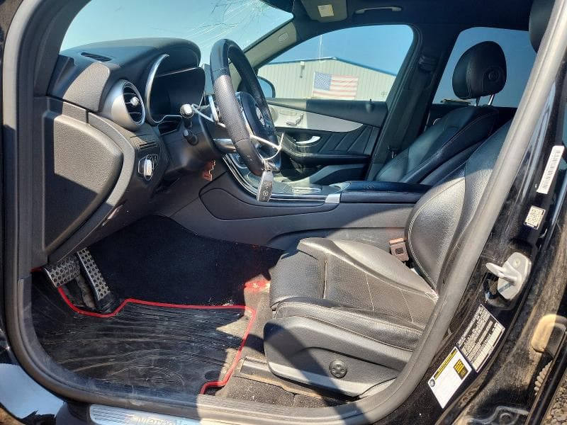 2021 MERCEDES-BENZ GLC 300 7