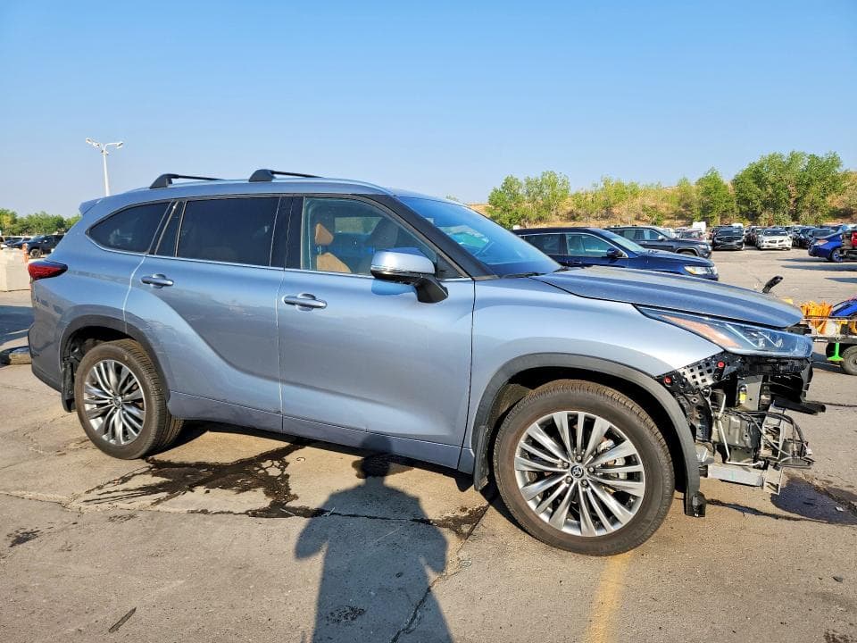 2021 TOYOTA HIGHLANDER PLATINUM PLATINUM 4