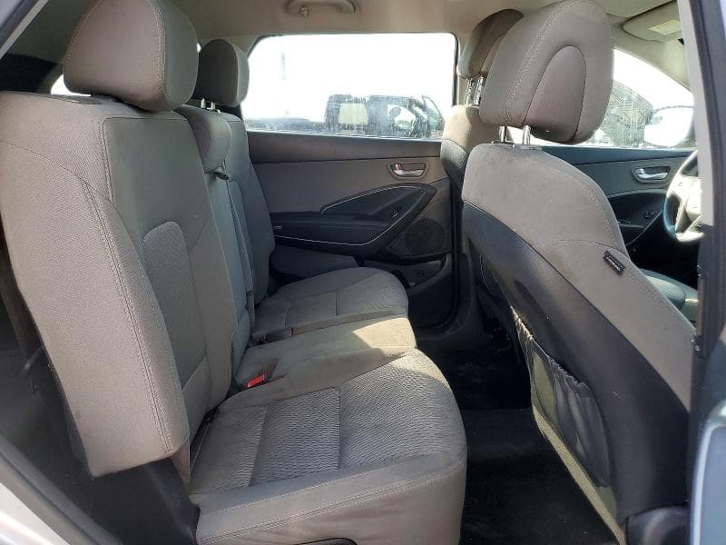 2017 HYUNDAI SANTA FE SE 11