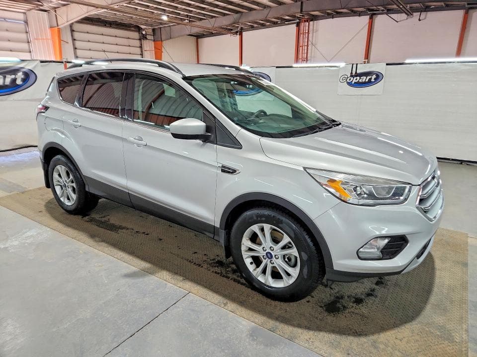 2017 FORD ESCAPE SE 4
