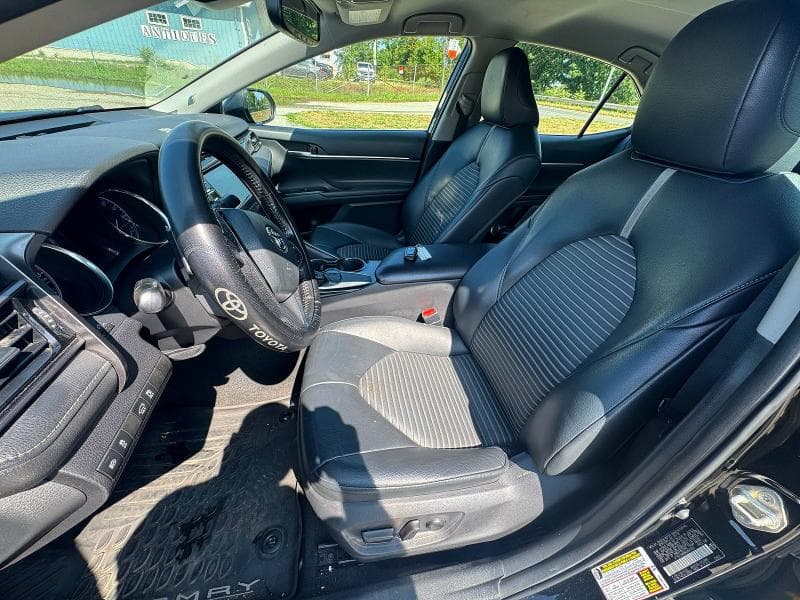2019 TOYOTA CAMRY SE 13
