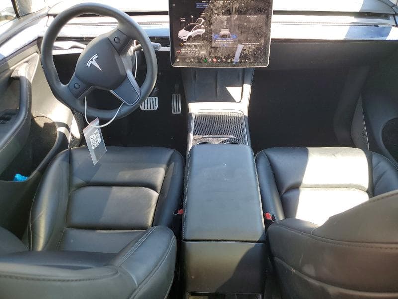 2025 TESLA MODEL Y 8