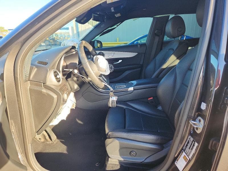 2022 MERCEDES-BENZ GLC 300 7