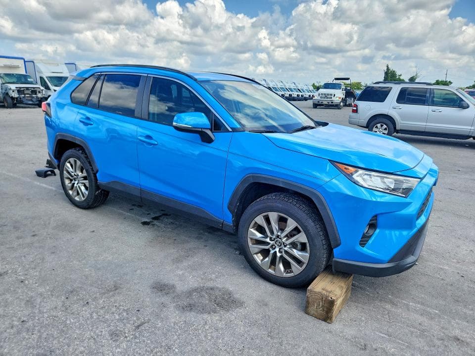 2019 TOYOTA RAV4 XLE PREMIUM 4