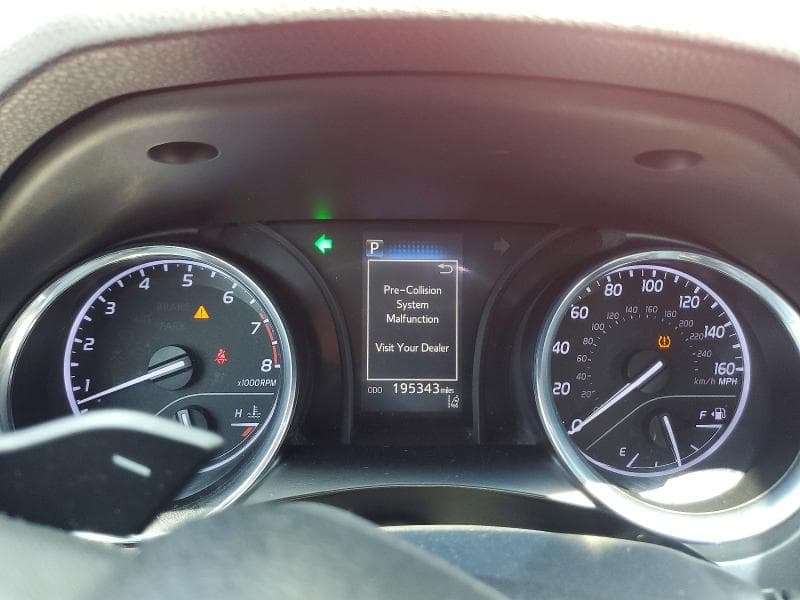 2020 TOYOTA CAMRY SE 9