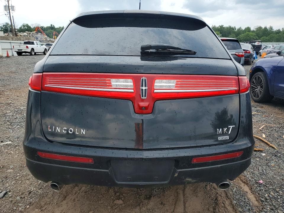 2019 LINCOLN MKT 6