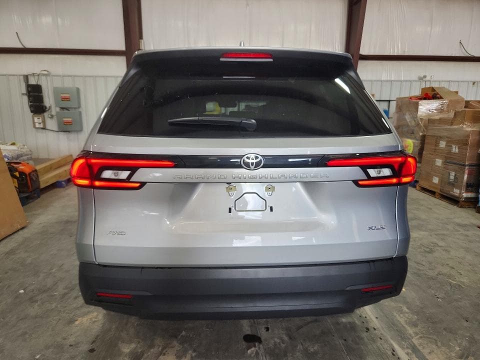2026 TOYOTA GRAND HIGHLANDER XLE 6